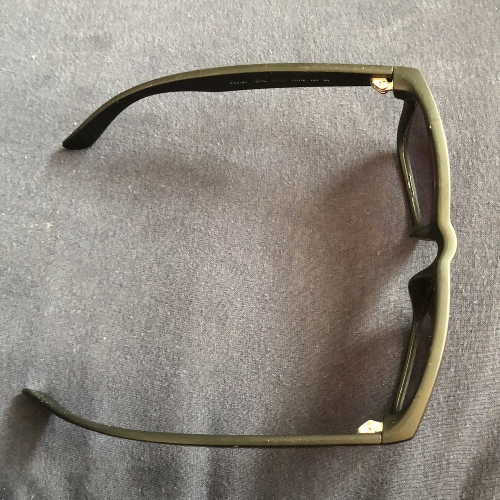 Matte black Ray-Ban Justin with black lenses - Picture 3 of 7